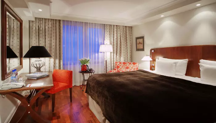 هتل کاسموس الیمپیا گاردن سنت پترزبورگ