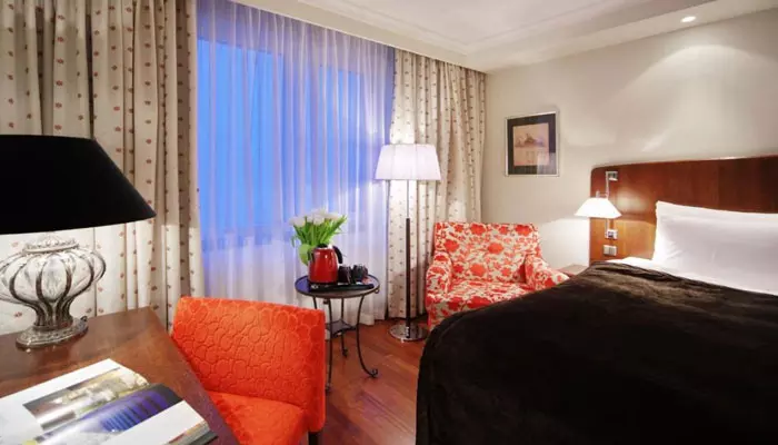 هتل کاسموس الیمپیا گاردن سنت پترزبورگ