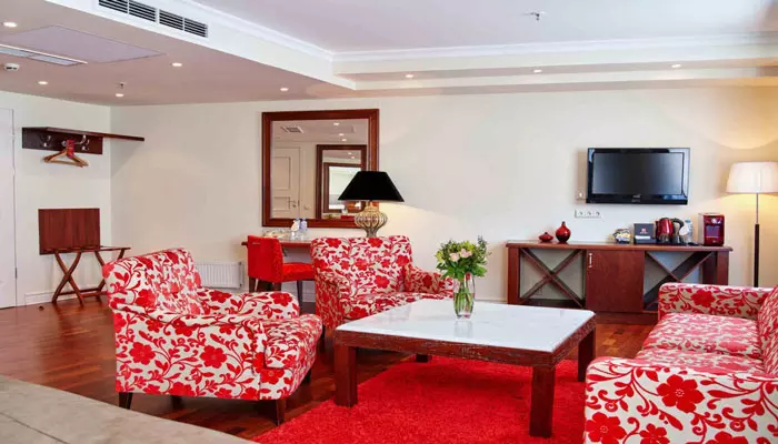 هتل کاسموس الیمپیا گاردن سنت پترزبورگ