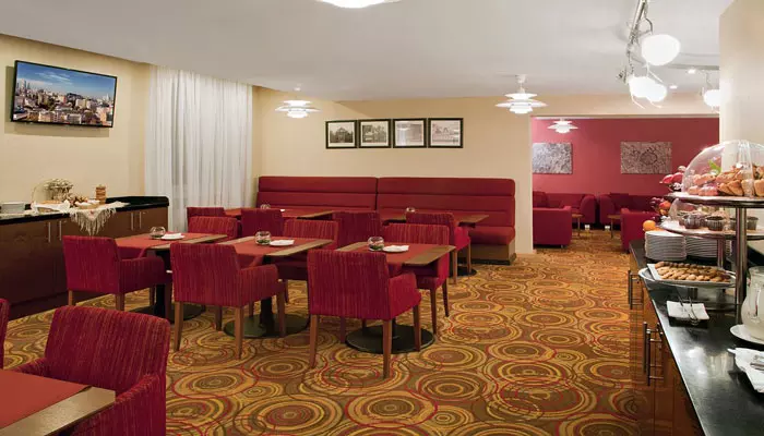 هتل هالیدی این لسنایا مسکو