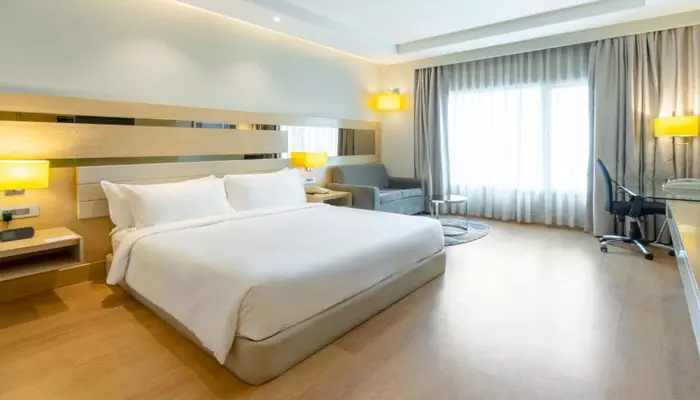 هتل هالیدی این ام جی رود آگرا