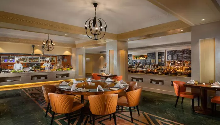 هتل هالیدی این ام جی رود آگرا