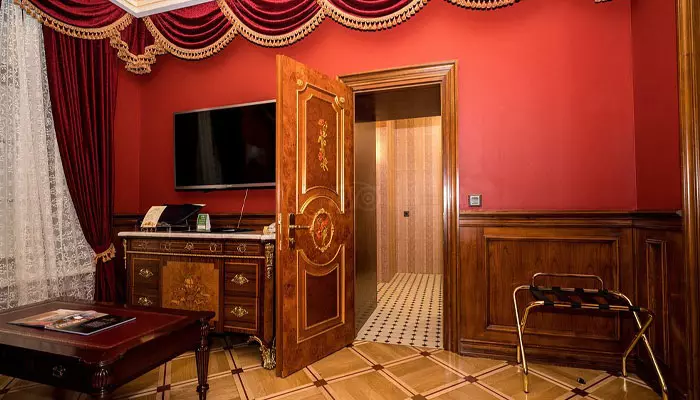 هتل ترزینی پالاس سنت پترزبورگ